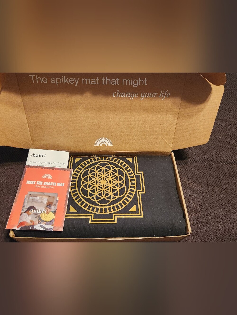 Shakti Black & Gold Spikey Mat
